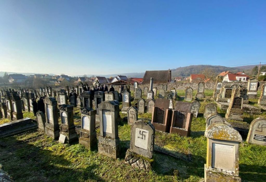 Profanation Du Cimetière Juif De Westhoffen - קונטרס